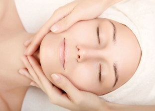 Скульптурирующий массаж лица